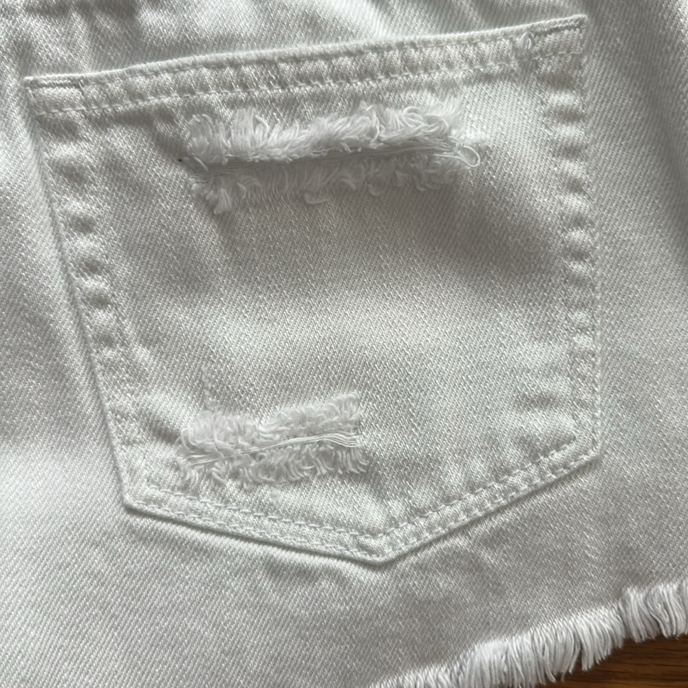 We the free, size 26, white cut off button fly shorts - Picture 9 of 11
